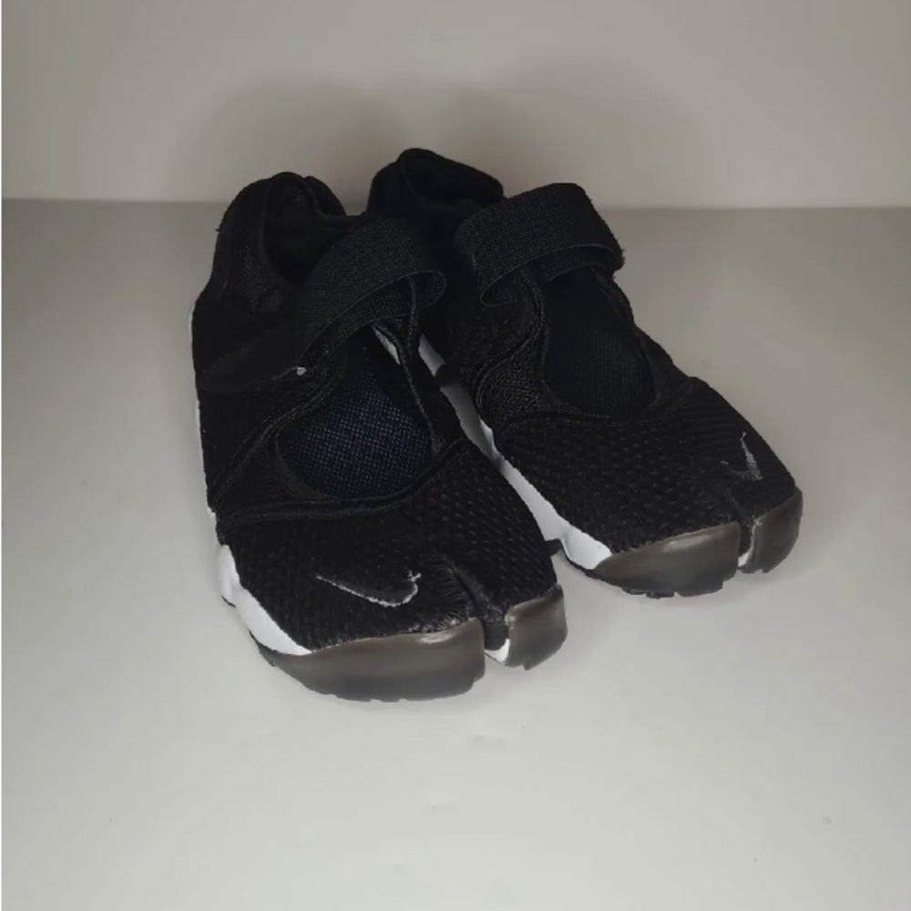 Nike Air Rift Breathe BR Black Mesh Split Toe 848386-001 Women's Size 8